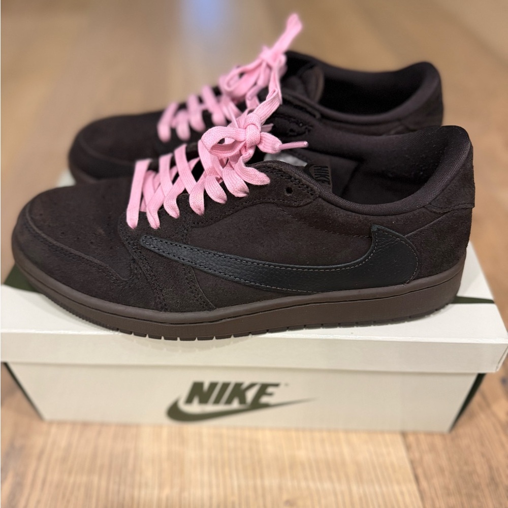 Nike Travis Scott Jordan 1 velvet  Brown Sneakers Size 8